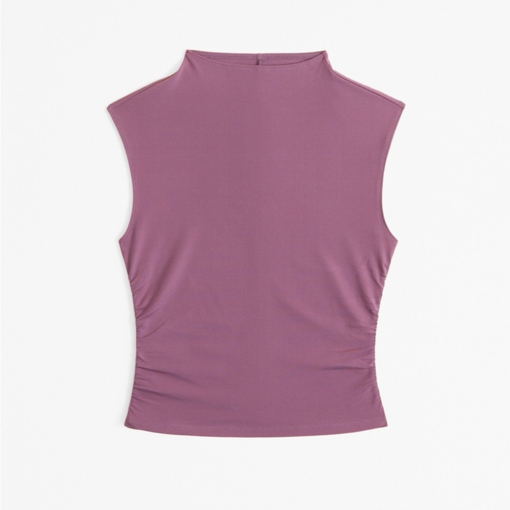 Abercrombie Paloma top, NWT, color is more of a reddish color than purple.
